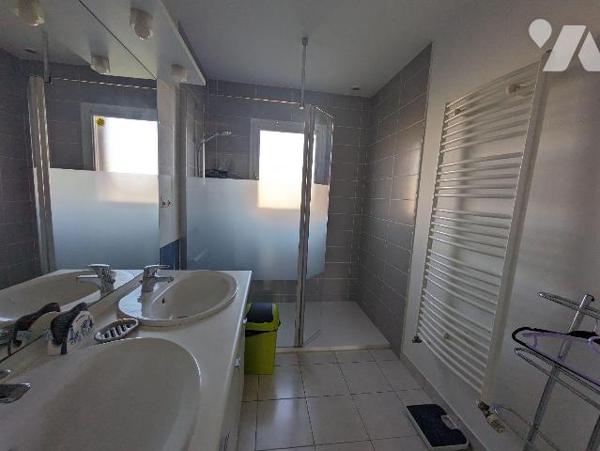 EXCLUSIVITÉ - LES HERBIERS - Plain-pied de 83 m² habitable en très bon état au calme d'un lotis...