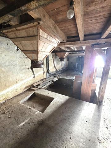 Grande maison de village et son garage et ses dépendances !