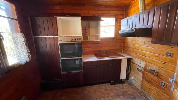 EXCLUSIVITE - Maison avec deux appartements de 50m2 à rénover exposition SUD