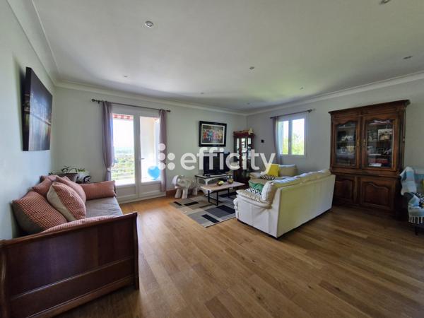 Maison 7 pièces - 137 m²
