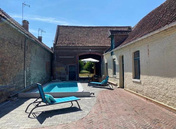 Maison bourgeoise, dépendances et piscine – Énorme potentiel , Somain