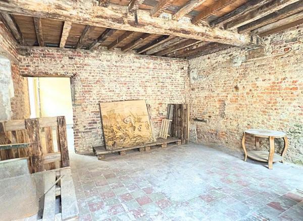 Maison bourgeoise, dépendances et piscine – Énorme potentiel , Somain