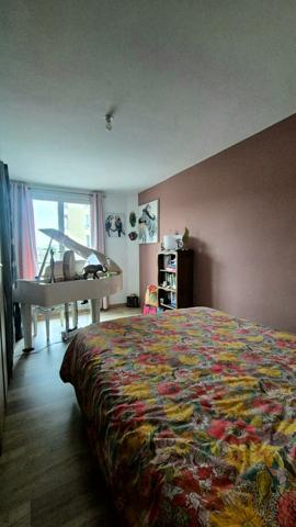 A VENDRE 5 PIECES SECTEUR COTY