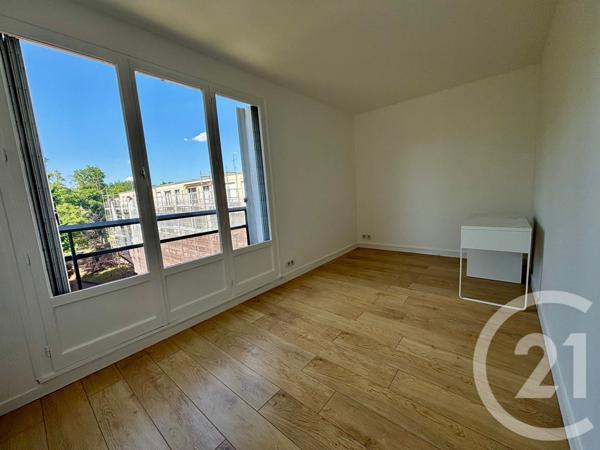 Appartement F5 à vendre  5 pièces - 95,12 m2 L ISLE ADAM - 95