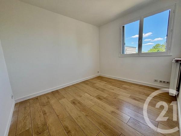 Appartement F5 à vendre  5 pièces - 95,12 m2 L ISLE ADAM - 95