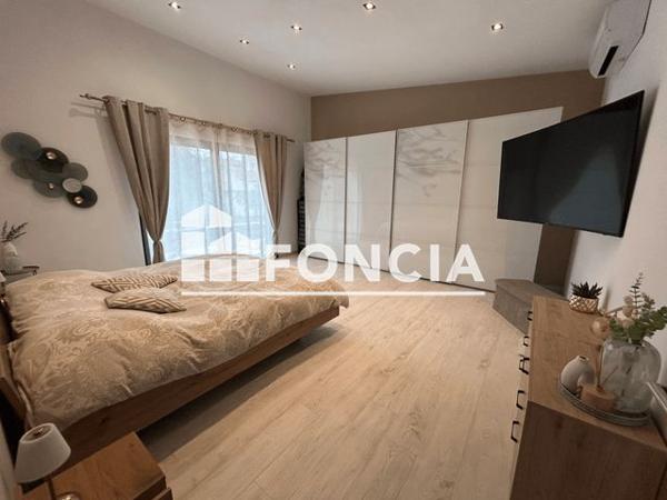 Location Maison 7 pièces 203.6 m² - Marignane 13700