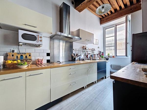 Appartement plein centre avec cachet