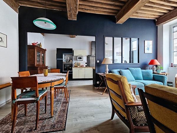 Appartement plein centre avec cachet