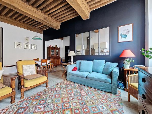 Appartement plein centre avec cachet