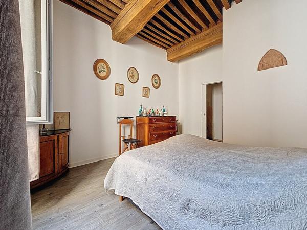 Appartement plein centre avec cachet