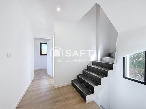 Maison récente avec vues lac