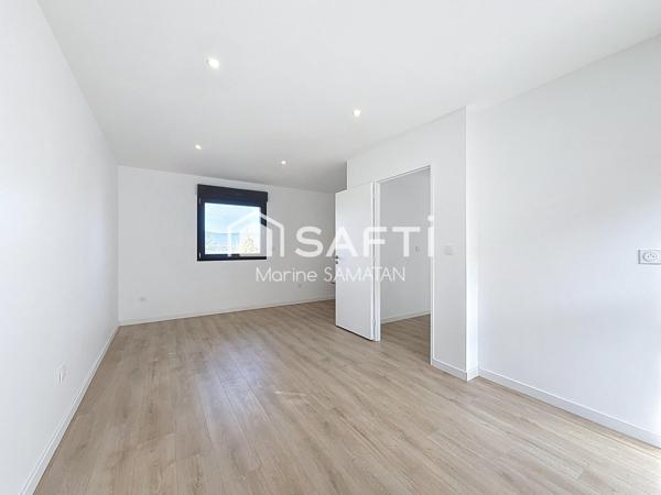 Maison récente avec vues lac