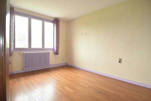 Maison avec garage XXL et fort potentiel