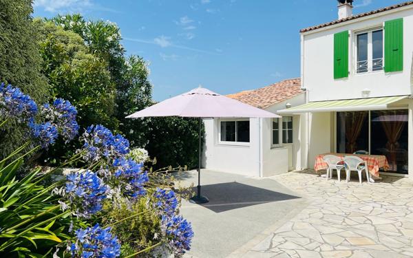 Maison à vendre    3 pièces •  La Flotte