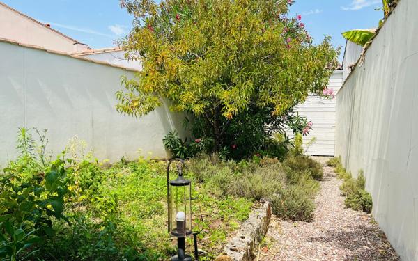 Maison à vendre    3 pièces •  La Flotte