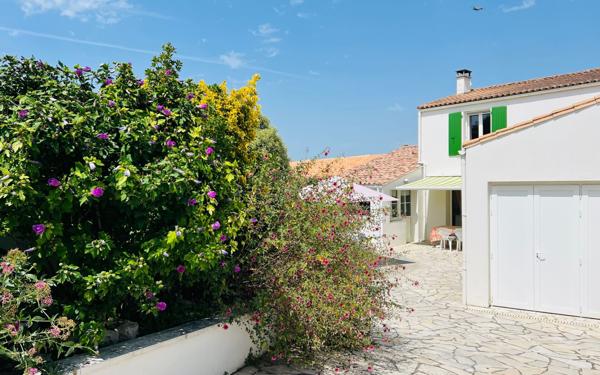 Maison à vendre    3 pièces •  La Flotte