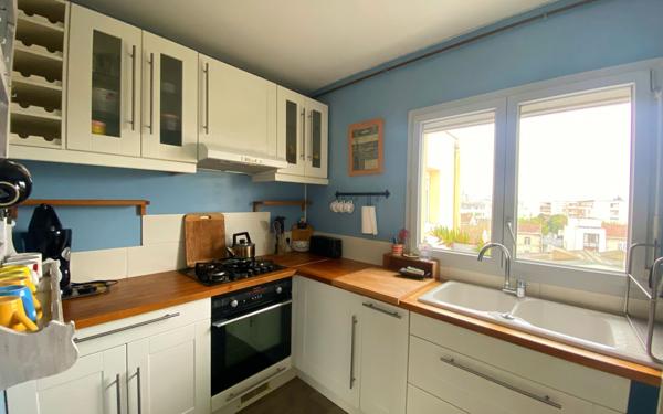 Appartement à vendre    3 pièces • 60,90 m2 Bordeaux