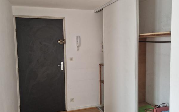 Appartement à vendre    1 pièce • 31,49 m2 Créteil