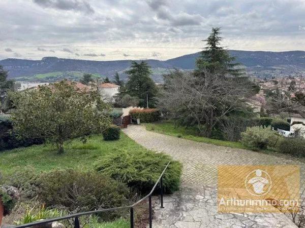 Vente                                                      Maison
                        
                     9 pièces                      231 m2                     à Millau