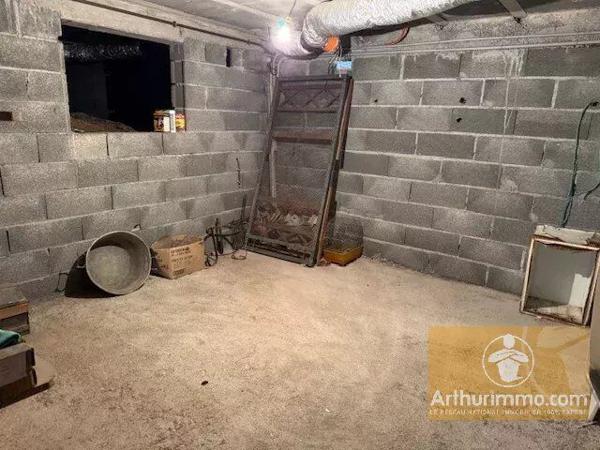 Vente                                                      Maison
                        
                     9 pièces                      231 m2                     à Millau