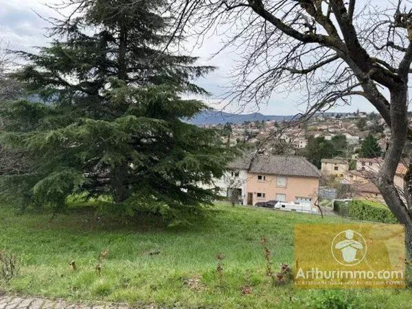 Vente                                                      Maison
                        
                     9 pièces                      231 m2                     à Millau