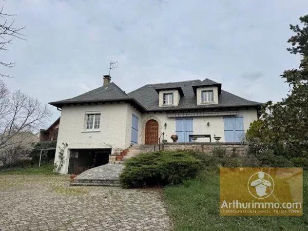 Vente                                                      Maison
                        
                     9 pièces                      231 m2                     à Millau