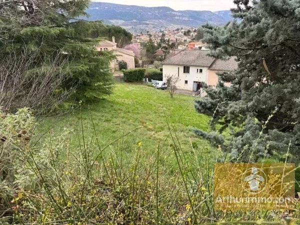Vente                                                      Maison
                        
                     9 pièces                      231 m2                     à Millau