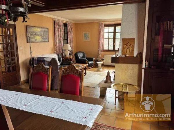 Vente                                                      Maison
                        
                     9 pièces                      231 m2                     à Millau