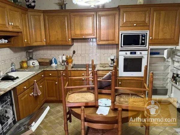 Vente                                                      Maison
                        
                     9 pièces                      231 m2                     à Millau