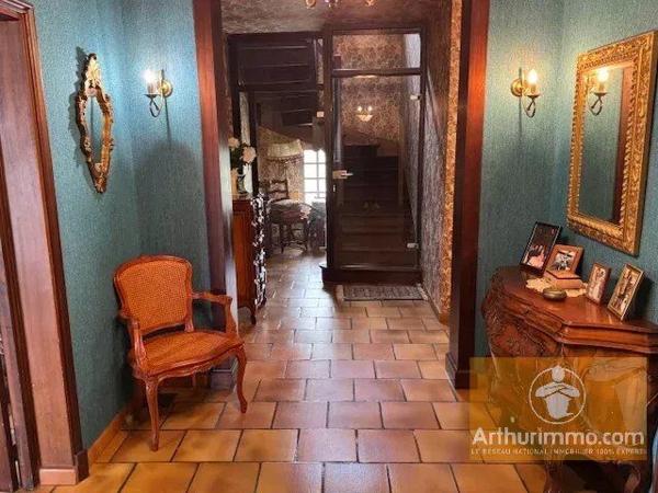 Vente                                                      Maison
                        
                     9 pièces                      231 m2                     à Millau