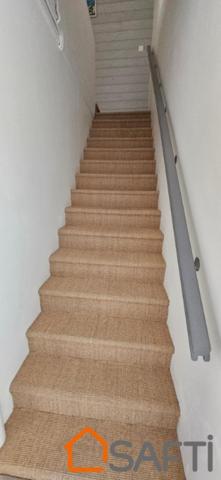 Rare sur le marché, tout à pied pour cette maison proche plage et commerces avec 2 chambres, 1 bureau (ou 3ème petite chambre)terrasse et garage sécurisé!