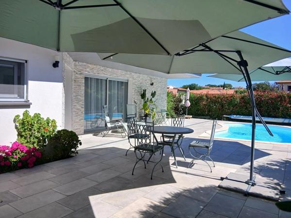 Vente                                                      Villa
                        
                     4 pièces                      105 m2                     à Perpignan