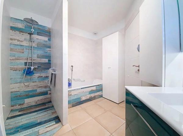 Vente                                                      Villa
                        
                     4 pièces                      105 m2                     à Perpignan