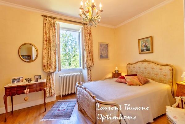 Retraite secrète au cœur du Périgord – Demeure noble du XVème siècle avec piscine et dépendances, entre patrimoine et nature préservée