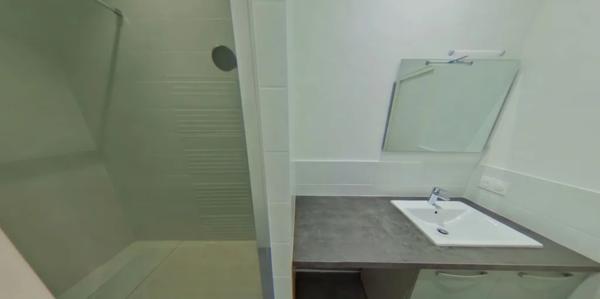 APPARTEMENT T3 A LOUER - LYON 3EME ARRONDISSEMENT Jussieu 77.46 m 2 1 250 € charges comprises par mois