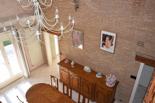 Rare sur le secteur, belle architecture.