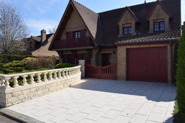 Rare sur le secteur, belle architecture.