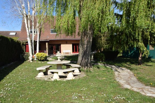 Rare sur le secteur, belle architecture.