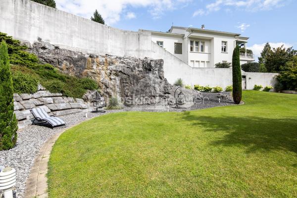 Maison d architecte de 310,80 m²