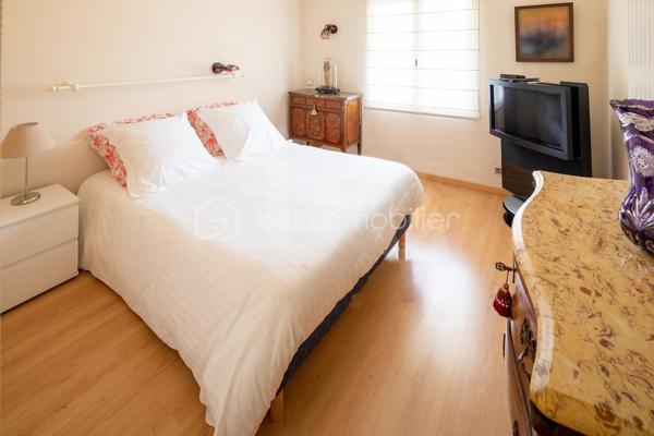 Maison d architecte de 310,80 m²