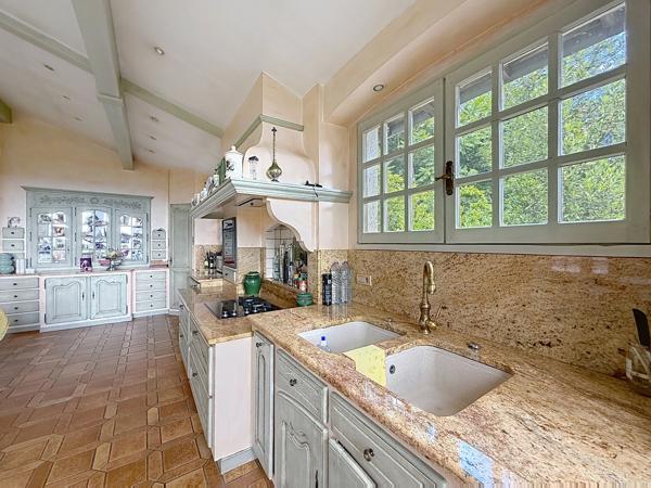 Maison À vendre 10 pièce(s) 426 m²