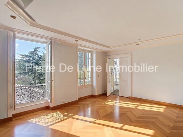Maison À vendre 10 pièce(s) 426 m²