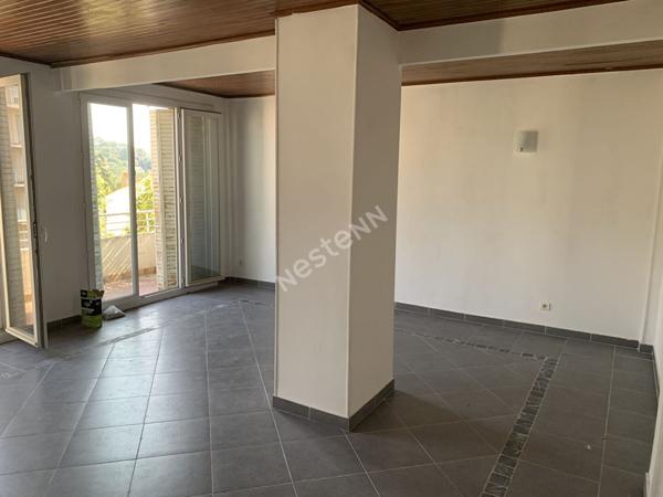 Appartement T2 - 47m² - en dernier étage - Toulon secteur Brunet
