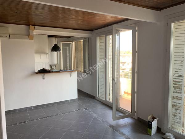 Appartement T2 - 47m² - en dernier étage - Toulon secteur Brunet