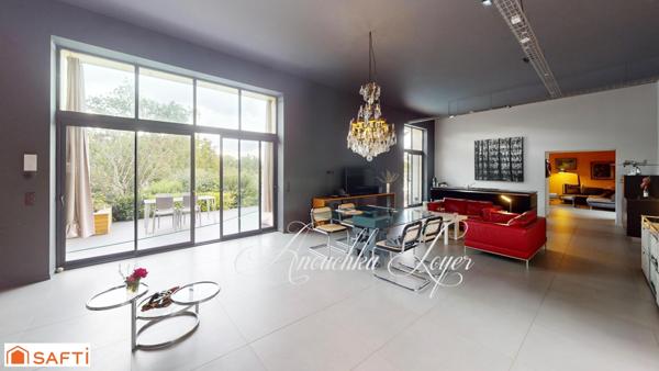 Maison avec piscine sur 5 hectares de terrain