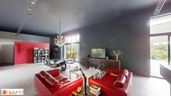 Maison avec piscine sur 5 hectares de terrain