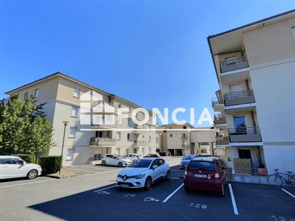 Location Studio 19.9 m² - 11-17 RUE DES BARTINS Vichy 03200