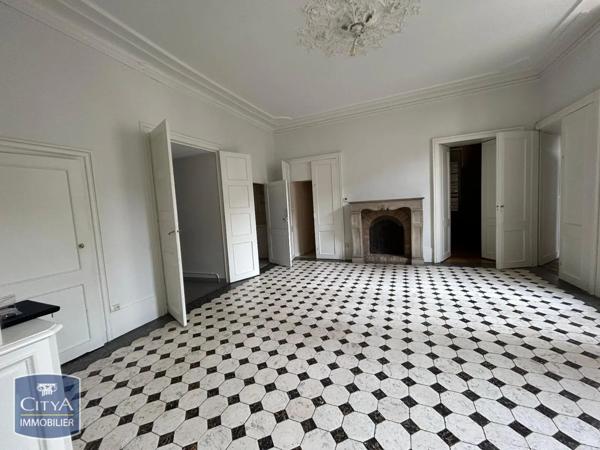 Appartement à louer 6 pièces 191.65m²