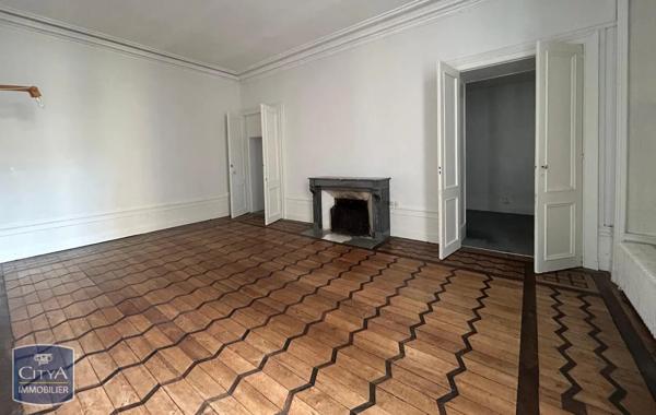 Appartement à louer 6 pièces 191.65m²