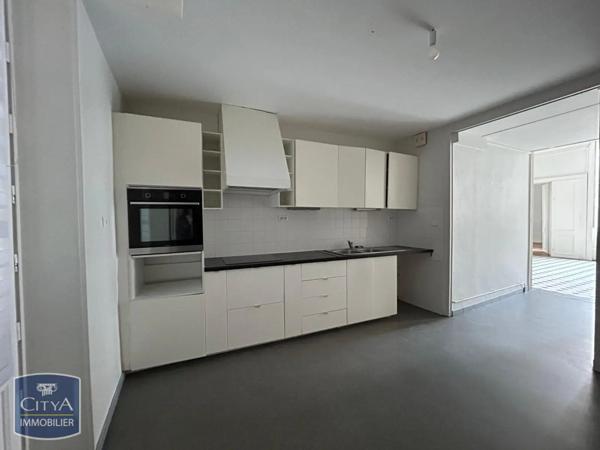 Appartement à louer 6 pièces 191.65m²